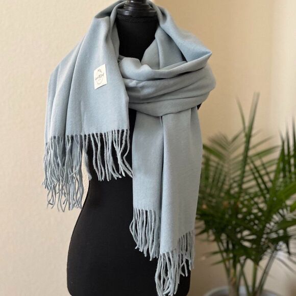 Linen Retreat Accessories - Blue Soft  warm scarf is a mixture of  polyester and viscose condition is new